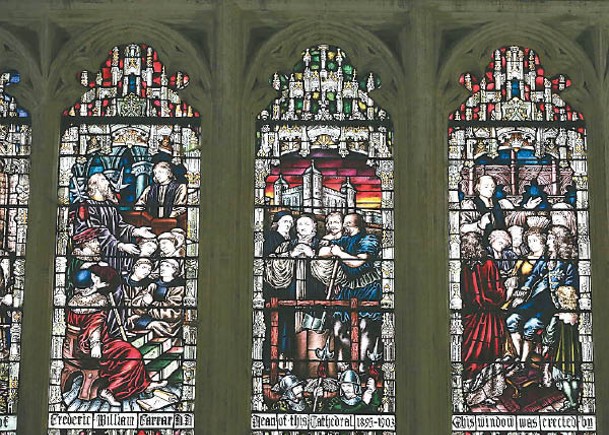 坎特伯雷大教堂彩色玻璃  或於11世紀中建成