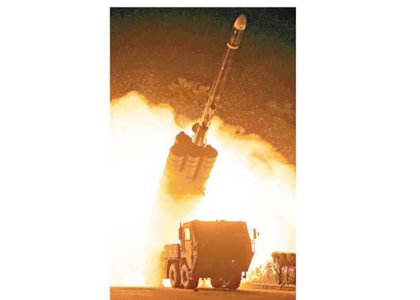 北韓成功試射新開發的遠程巡航導彈。