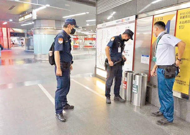 警方接報後加強巡邏高雄捷運車站。