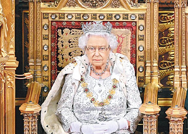 英女王登基70年  表彰40萬名前線
