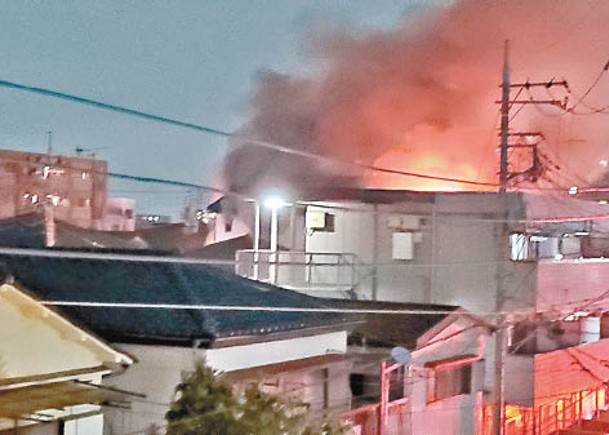 埼玉縣有民居在地震後起火。