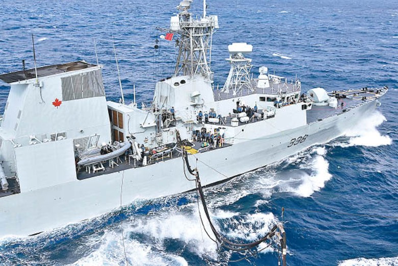加拿大護衞艦溫尼伯號正在西太平洋部署，並進行演練（圖）。