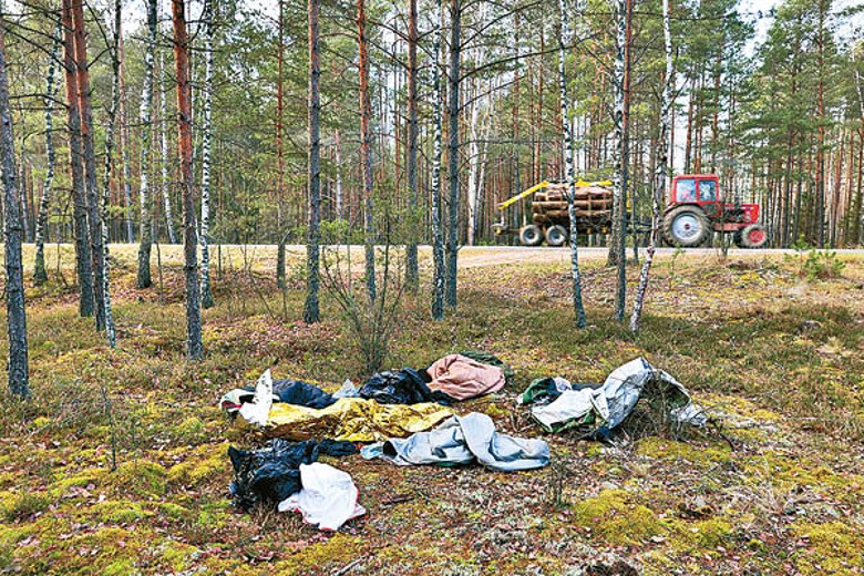 難民在波蘭邊境遺下個人物品。（Getty Images圖片）