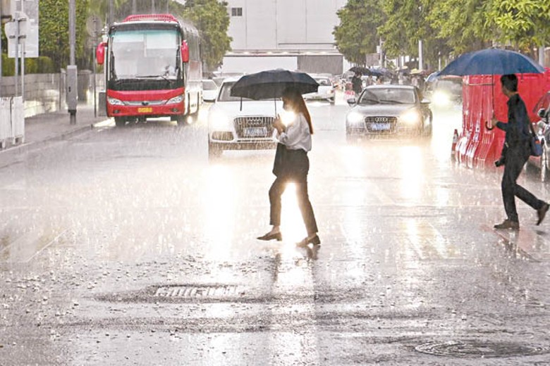 「木蘭」導致廣東省廣州市出現降雨天氣。（中新社圖片）