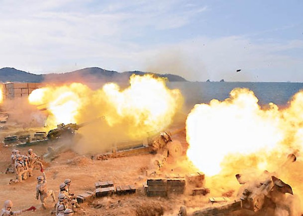 北韓多次舉行火炮射擊演習。