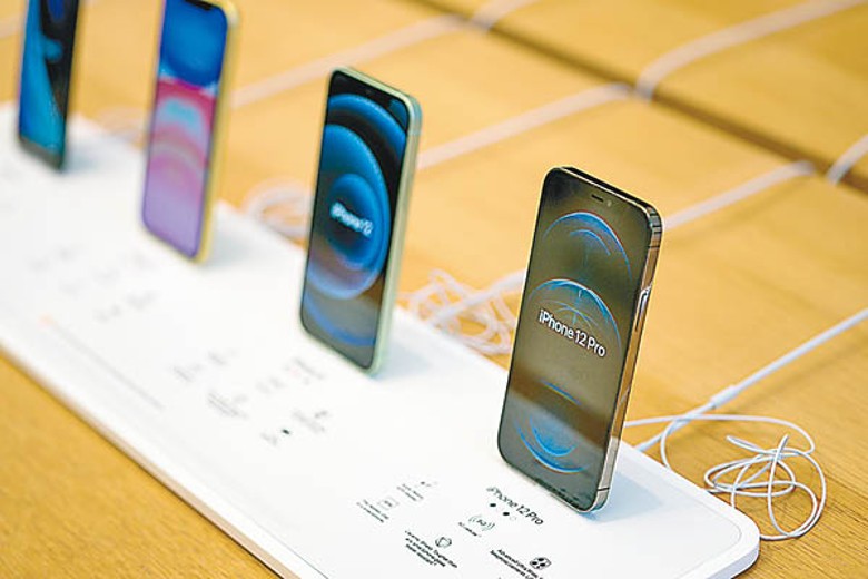 內地企業稱iPhone12在收線後會飆升電磁輻射。（Getty Images圖片）