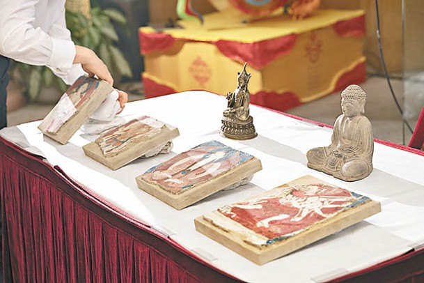 返還儀式在中國駐紐約總領館舉行。