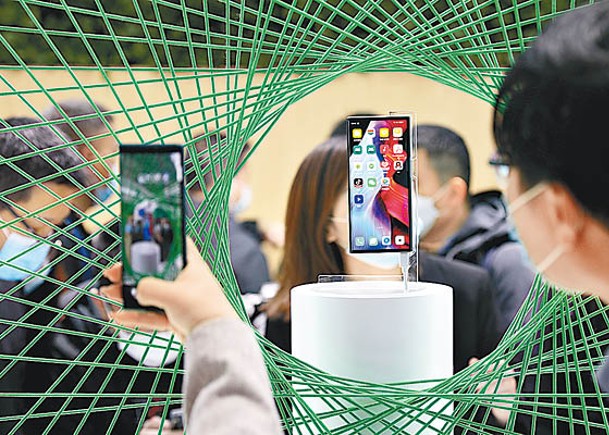 上海封城兩個月重創消費者信心，打擊智能手機銷售。