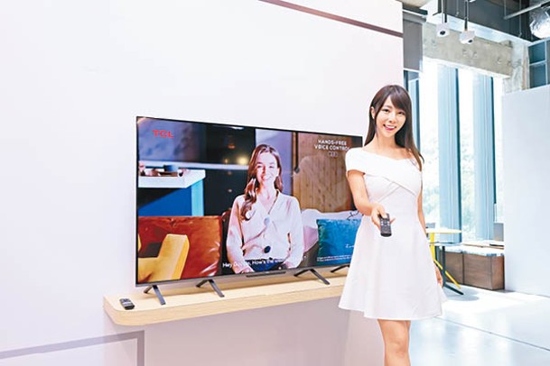 C725系列Android TV內置免提語音控制2.0功能。<br>售價：$7,480~$13,980（d）