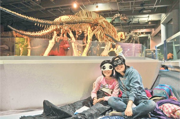 同場亦會舉辦「與龍同眠留宿活動」，各位恐龍迷可在科學館睡一晚，與恐龍「共宿」。