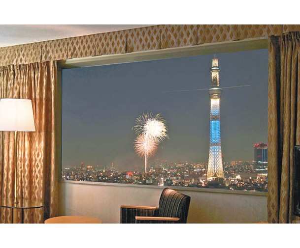 酒店推出「花火觀賞計劃」，讓你安坐客房內欣賞燦爛花火。