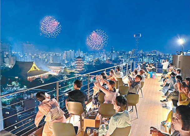 限定30人入場的Rooftop Terrace Party，讓你在舒適空間飽覽隅田川花火大會 。