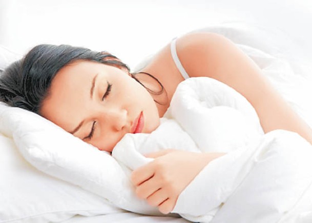 研究指睡眠不足會傾向進食更多零食。