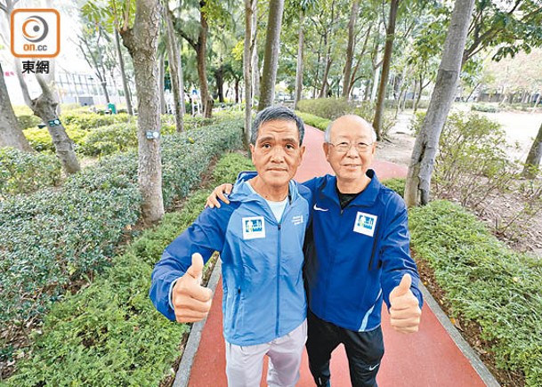 渣打香港馬拉松將於下月12日舉行，左為霍志英，右為楊鴻波。（陳德賢攝）
