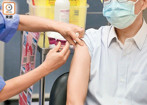 港大醫學院指，接種疫苗後一百天防感染率迅速減弱。