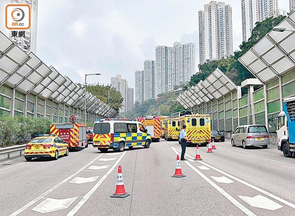 現場多條行車線一度封閉。