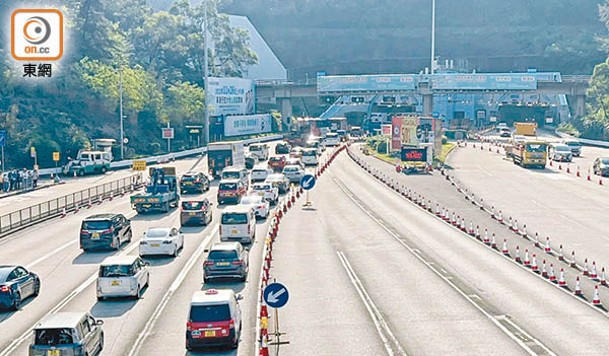 T4主幹路項目造價高惹爭議，圖為大老山隧道。