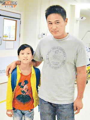 瑤瑤（左）月前接受手術，成功堵塞心臟血管孔洞，蘇父（右）感激善長多年來支持。