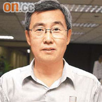 中興大學教授杜武俊發表關於小黑蚊的防治成果，呼籲民眾多加注意。	（本報台北傳真）
