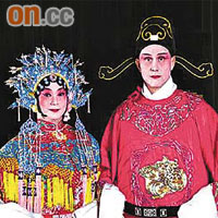 薛仕瀚（右）將以京劇臉譜的扮相在中秋晚會亮相。	（本報美國傳真）