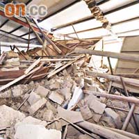 台南縣一學校的教室被震成危樓，被迫停課。	（本報台北傳真）