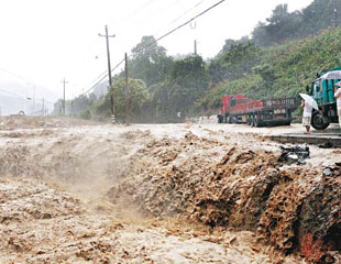 南方連場暴雨百死或失蹤