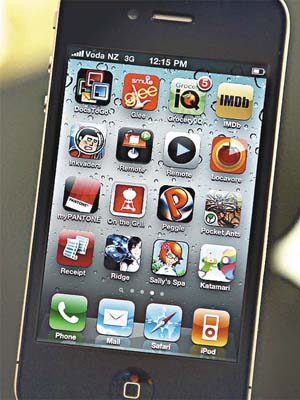 iPhone 4熱賣，傳新一代iPhone設NFC功能。