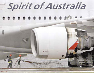 澳航A380空中爆引擎