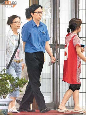 多名關稅局人員被調查員約談後轉送台北地檢署。	（本報台北傳真）