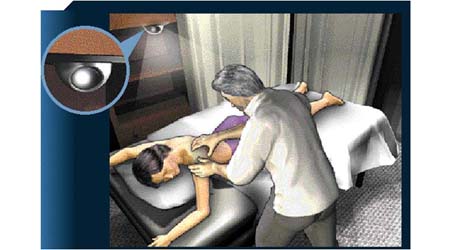 推拿師涉性侵模擬圖<br>推拿師用針孔鏡頭拍下性侵女顧客的過程。