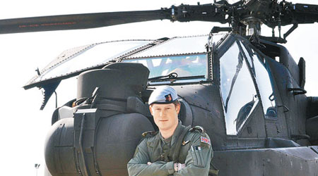 哈利駕駛直升機的技術獲高度讚揚。