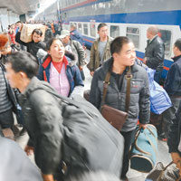 成都火車站迎來春運客流高峰期。（中新社圖片）