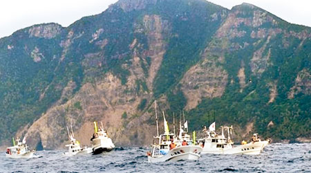 日本船隻曾往釣魚島視察。（資料圖片）