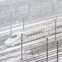 遇雪延誤<br>京廣高鐵在武漢遇上大雪引致晚點。（中新社圖片）