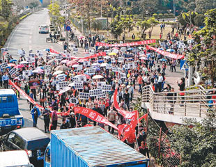 污泥廠排毒氣　深3000人抗爭