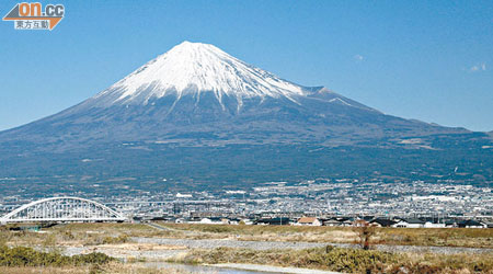 富士山於三一一東日本大地震後多次傳出有爆發危機。（資料圖片）