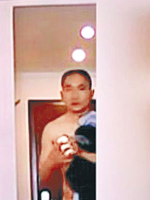 王文在有關視頻中被拍得全身赤裸。（互聯網圖片）