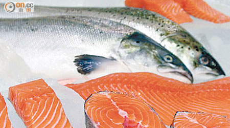 英國當地出售的養殖三文魚被指含殺蟲劑。