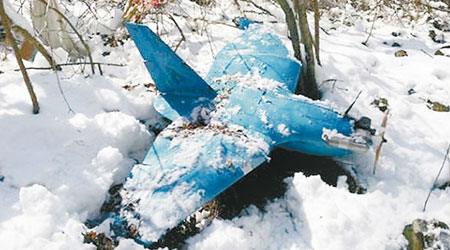 南韓近日發現的第三架已墜毀的北韓偵察無人機。（互聯網圖片）
