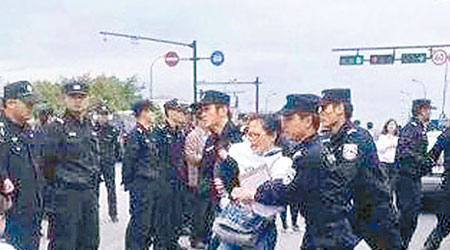 有民眾在集會期間被警方拘捕。（互聯網圖片）