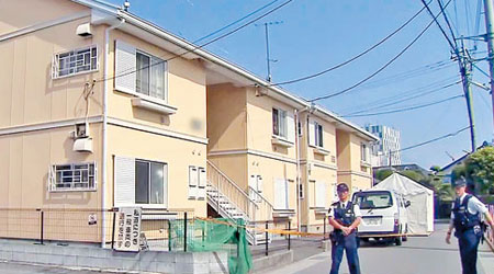 警方在一個住宅單位內發現男童屍體。（互聯網圖片）