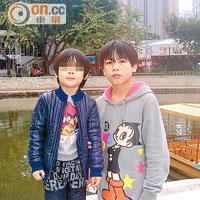 失蹤多天的吳天峰（右）與弟弟的合照。