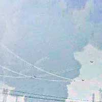 拜吉的煉油廠遇襲後冒出濃煙。（互聯網圖片）
