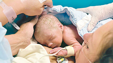 早產的文森特健康良好。（互聯網圖片）
