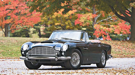 Aston Martin DB5開篷汽車（互聯網圖片）