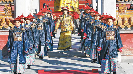 北京<br>北京地壇昨上演「皇帝」祭地儀式。（中新社圖片）