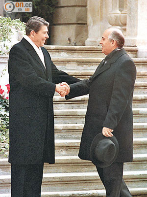列根（左）與戈爾巴喬夫（右）。（資料圖片）