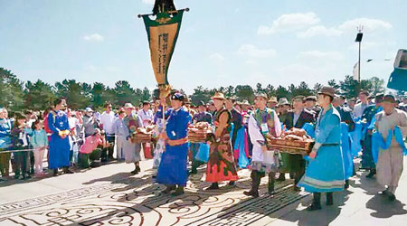鄂爾多斯市前日舉行查干蘇魯克祭祀。（互聯網圖片）