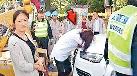 違規女司機（箭嘴示）屈交警強姦。