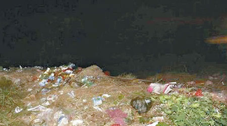 受害女童的屍體被發現在垃圾堆附近。（互聯網圖片）